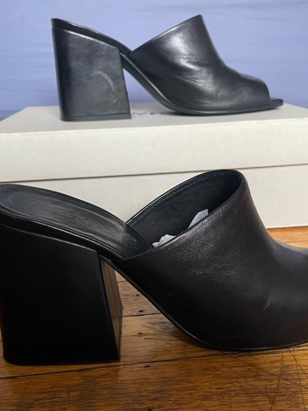 L'INTERVALLE Black Sheepskin Leather Open-Peep Block Heel Mules